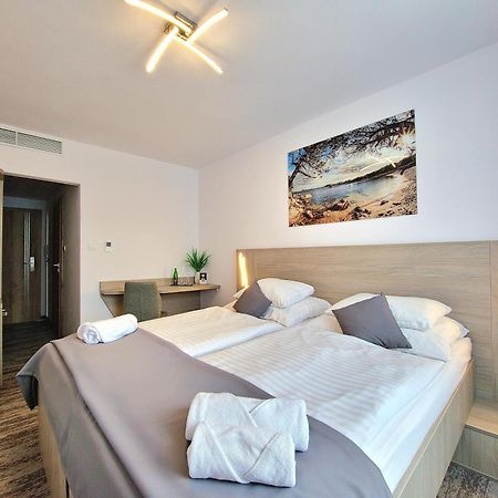 Hotel Crystal Kosice Ngoại thất bức ảnh
