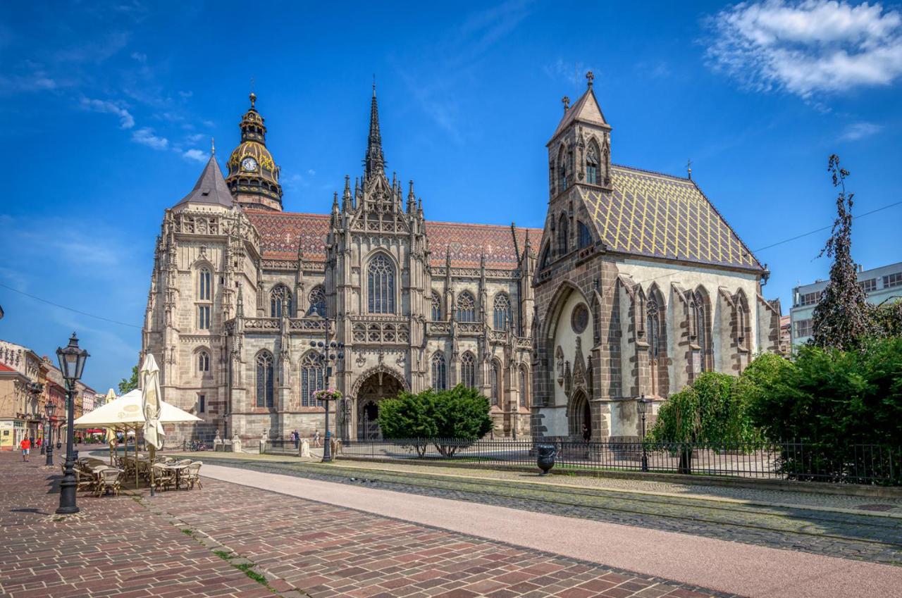 Hotel Crystal Kosice Ngoại thất bức ảnh