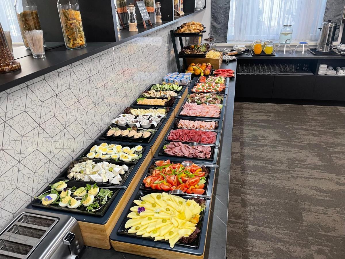 Hotel Crystal Kosice Ngoại thất bức ảnh