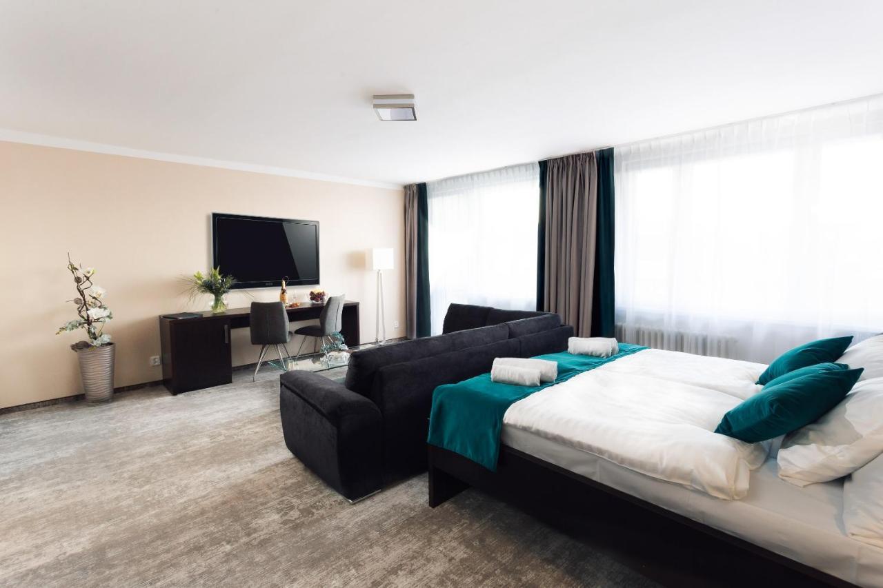 Hotel Crystal Kosice Ngoại thất bức ảnh