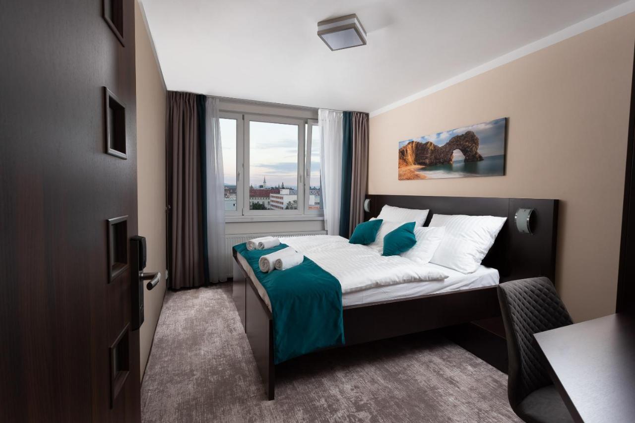Hotel Crystal Kosice Ngoại thất bức ảnh